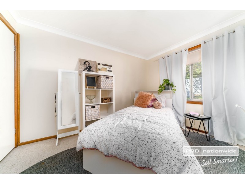 11 Malaya Drive, Tolland NSW 2650