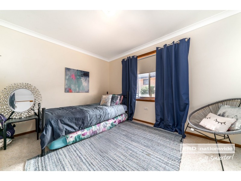 11 Malaya Drive, Tolland NSW 2650