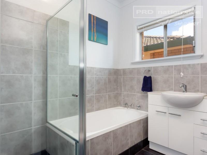 13 Raye Street, Tolland NSW 2650