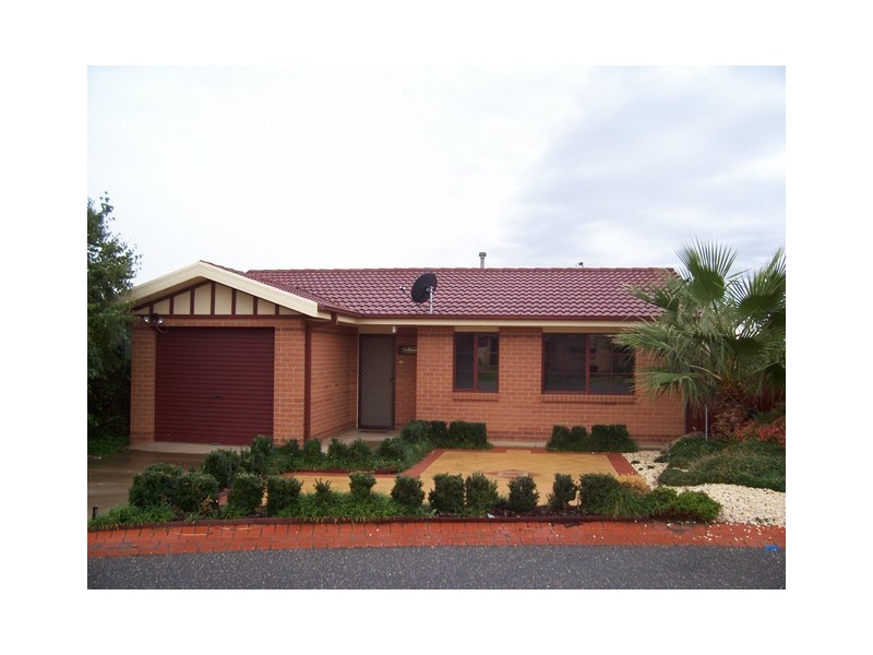 33 Girraween Mews, Glenfield Park NSW 2650