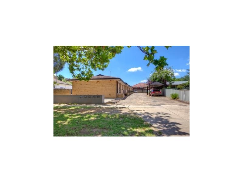 2/7 Halloran Street, Turvey Park NSW 2650