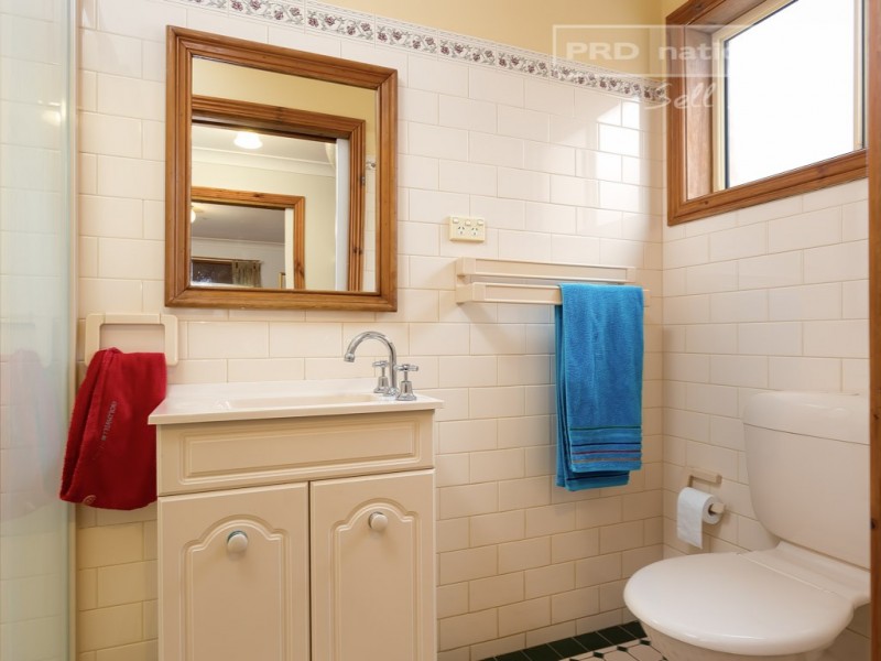 6 Corella Place, Estella NSW 2650