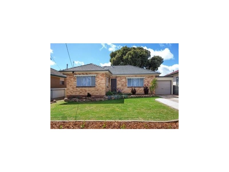 13 Raye Street, Tolland NSW 2650
