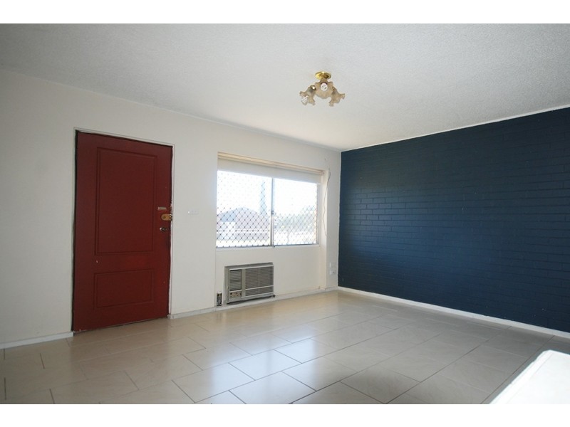 1/4 Nordlingen Drive, Tolland NSW 2650