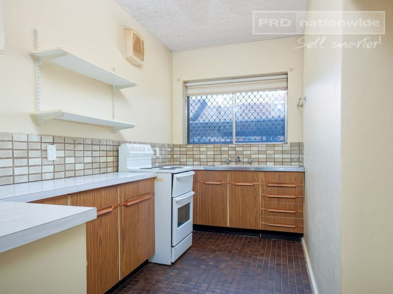 1/9 Nordlingen Drive, Tolland NSW 2650