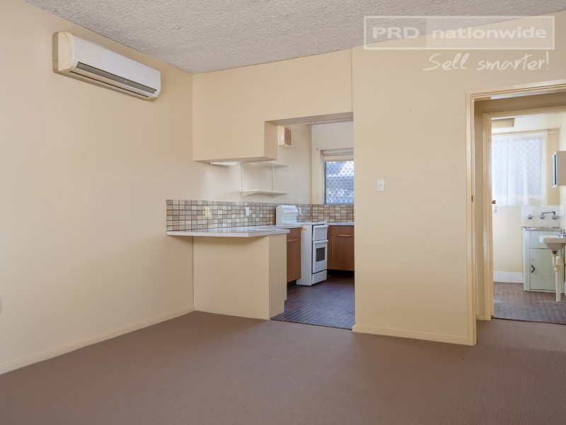 1/9 Nordlingen Drive, Tolland NSW 2650