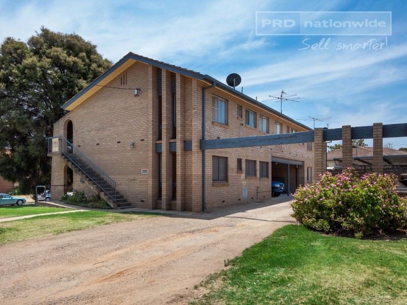 1/9 Nordlingen Drive, Tolland NSW 2650