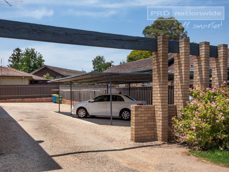 1/9 Nordlingen Drive, Tolland NSW 2650