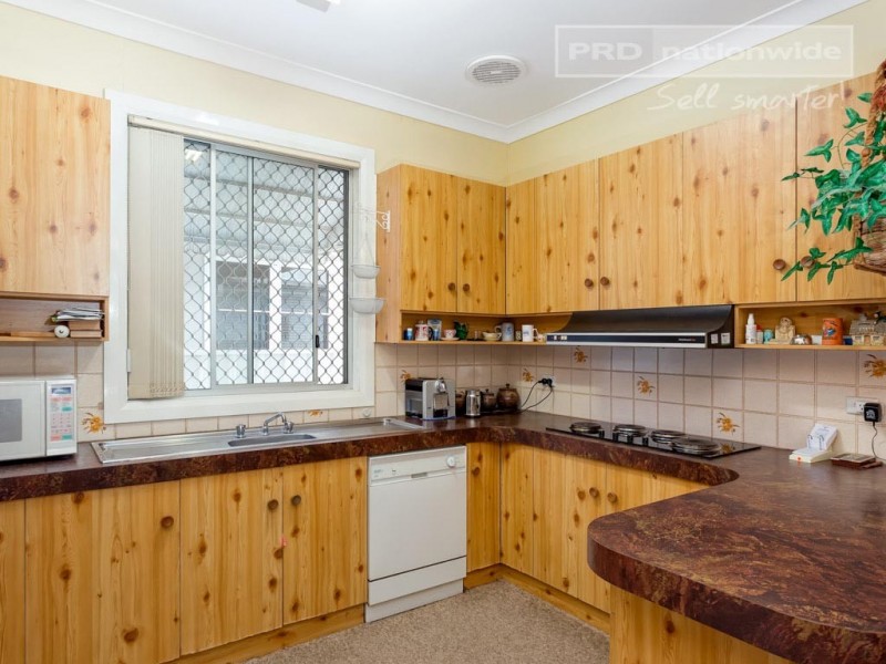 10 Rhoda Avenue, Wagga Wagga NSW 2650