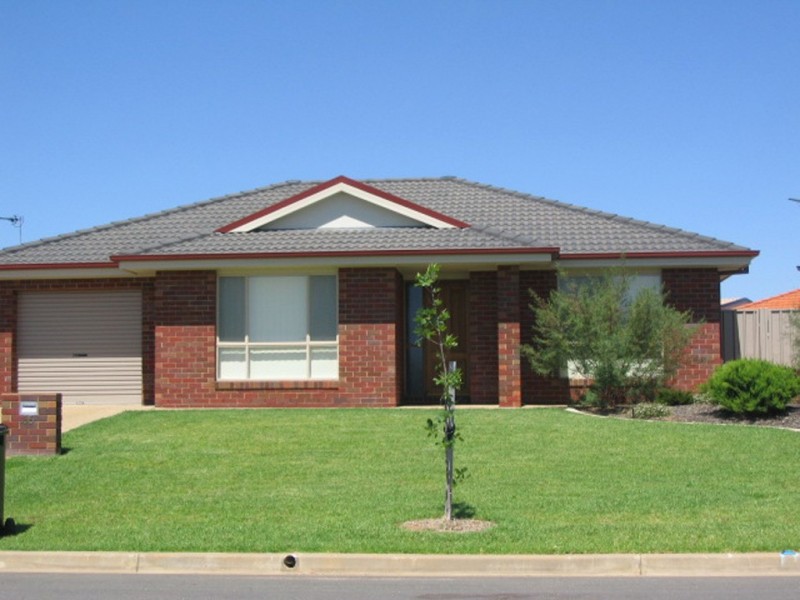 35 Kimba Drive, Glenfield Park NSW 2650