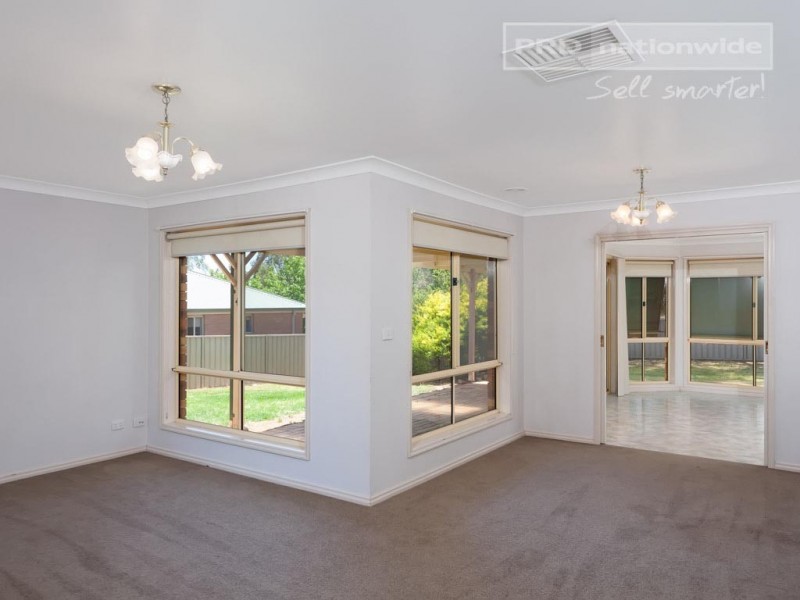 35 Bourkelands Drive, Bourkelands NSW 2650