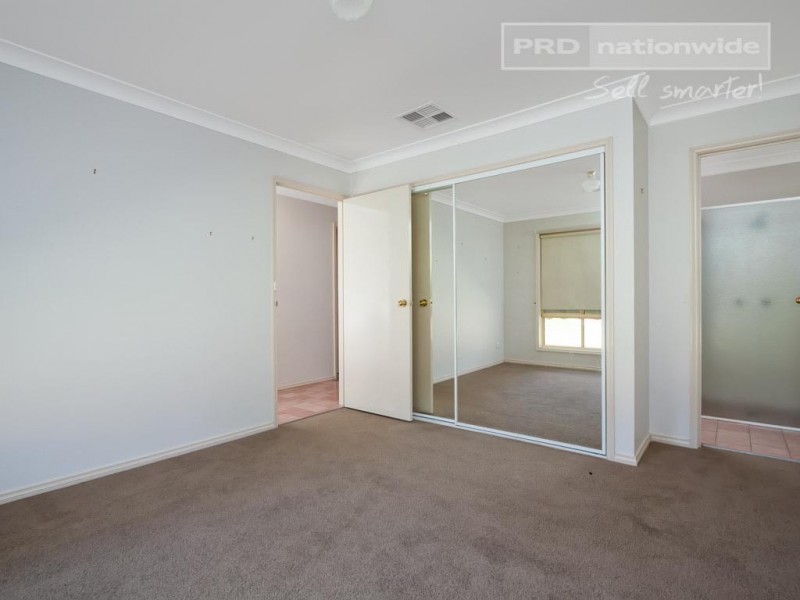 35 Bourkelands Drive, Bourkelands NSW 2650