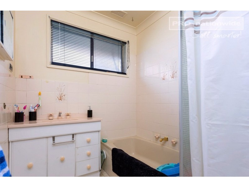 36 Maple Road, Lake Albert NSW 2650