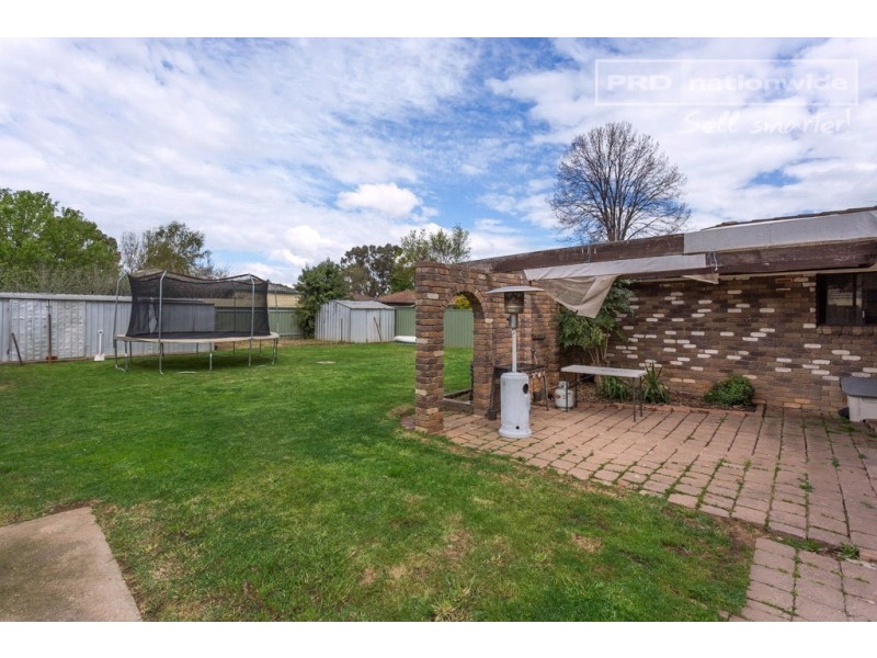 36 Maple Road, Lake Albert NSW 2650