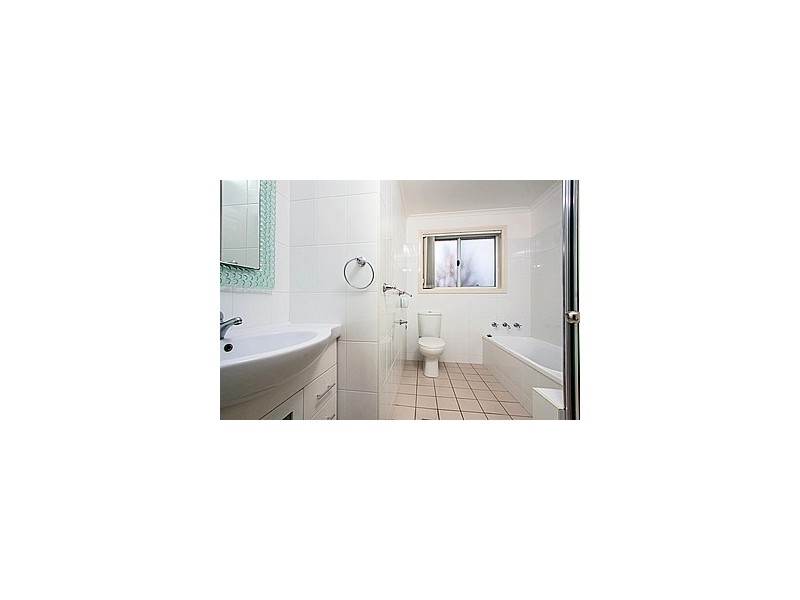 1/7 Kimberely Drive, Tatton NSW 2650