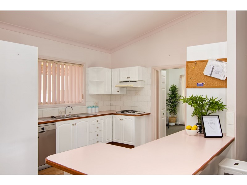 40 Lamilla Street, Glenfield Park NSW 2650