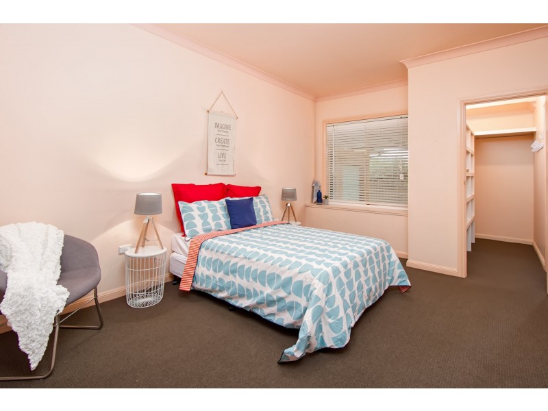 40 Lamilla Street, Glenfield Park NSW 2650