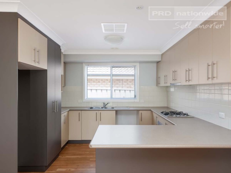 2 Birri Place, Glenfield Park NSW 2650