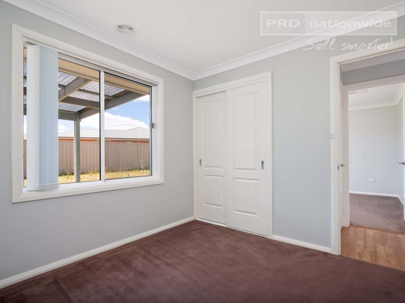 2 Birri Place, Glenfield Park NSW 2650