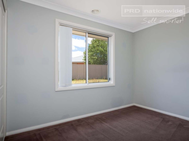 2 Birri Place, Glenfield Park NSW 2650