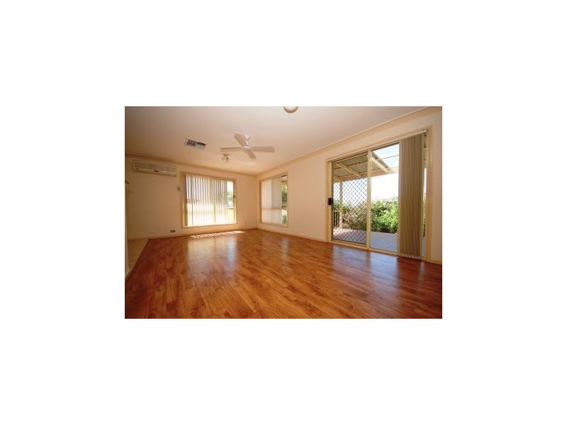 9B Stellway Close, Wagga Wagga NSW 2650