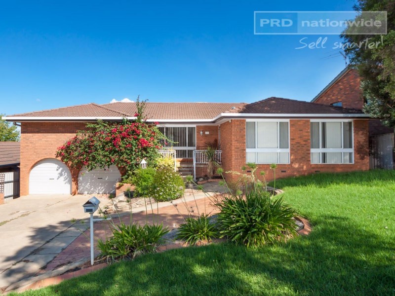 30 Henwood Avenue, Kooringal NSW 2650