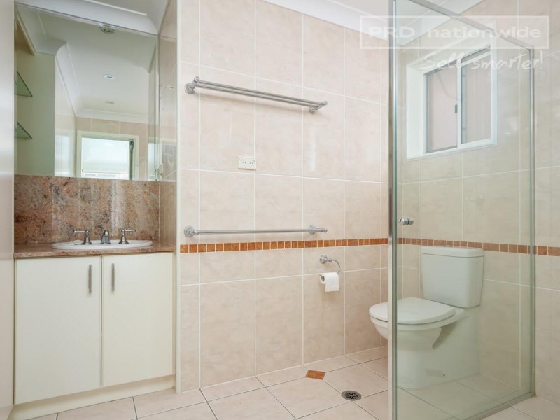 30 Henwood Avenue, Kooringal NSW 2650