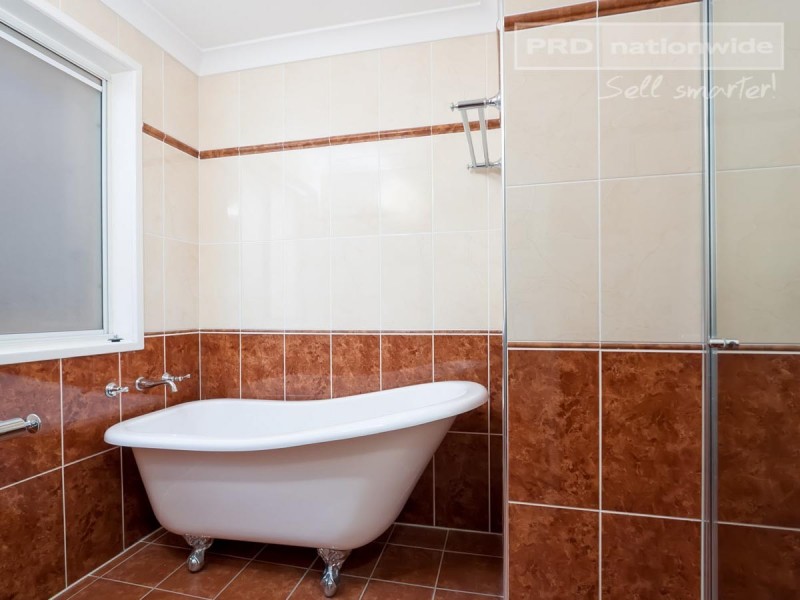 30 Henwood Avenue, Kooringal NSW 2650