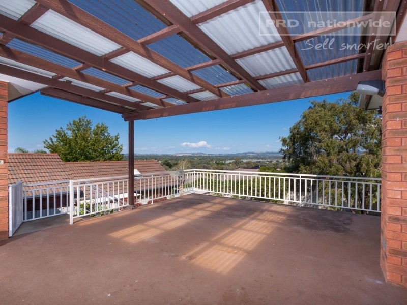 30 Henwood Avenue, Kooringal NSW 2650