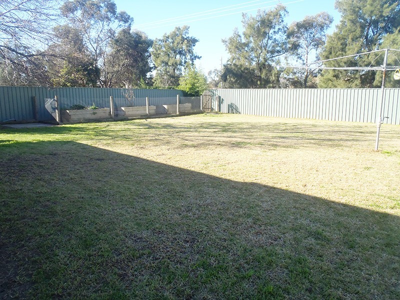 11 Goborra Street, Glenfield Park NSW 2650