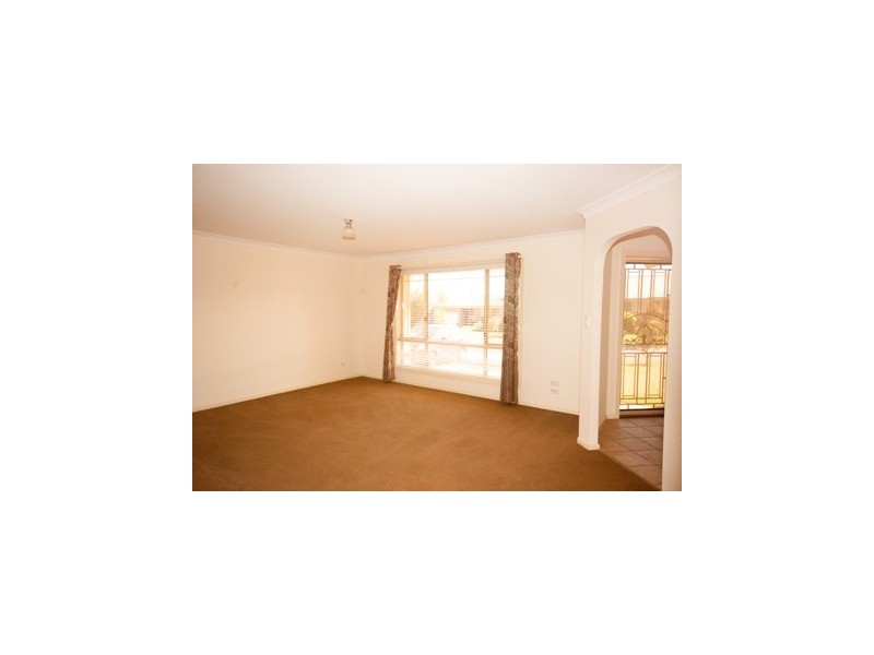 2 Titanga Place, Bourkelands NSW 2650