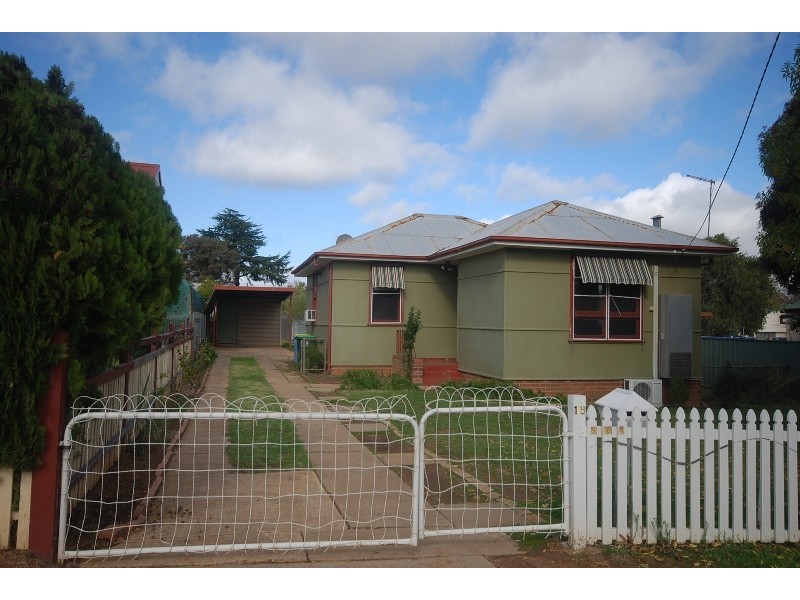 18 McDonough Avenue, Mount Austin NSW 2650