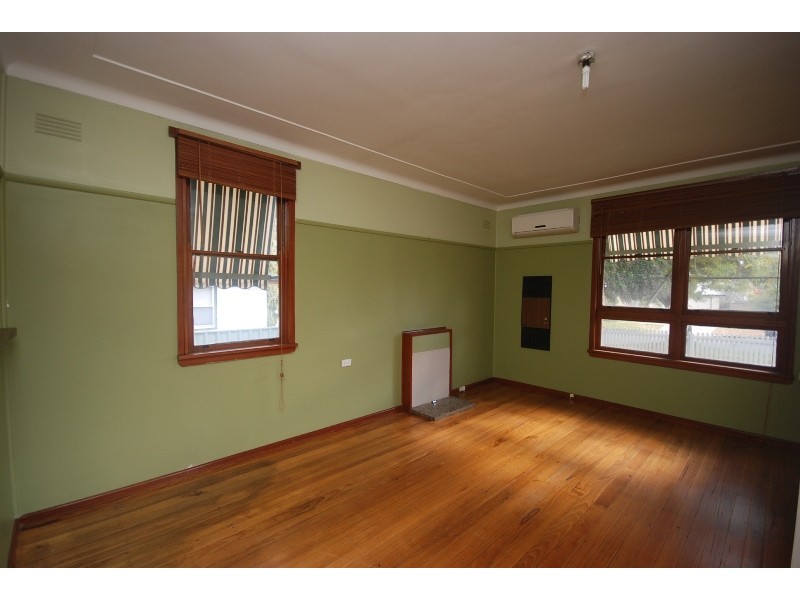 18 McDonough Avenue, Mount Austin NSW 2650