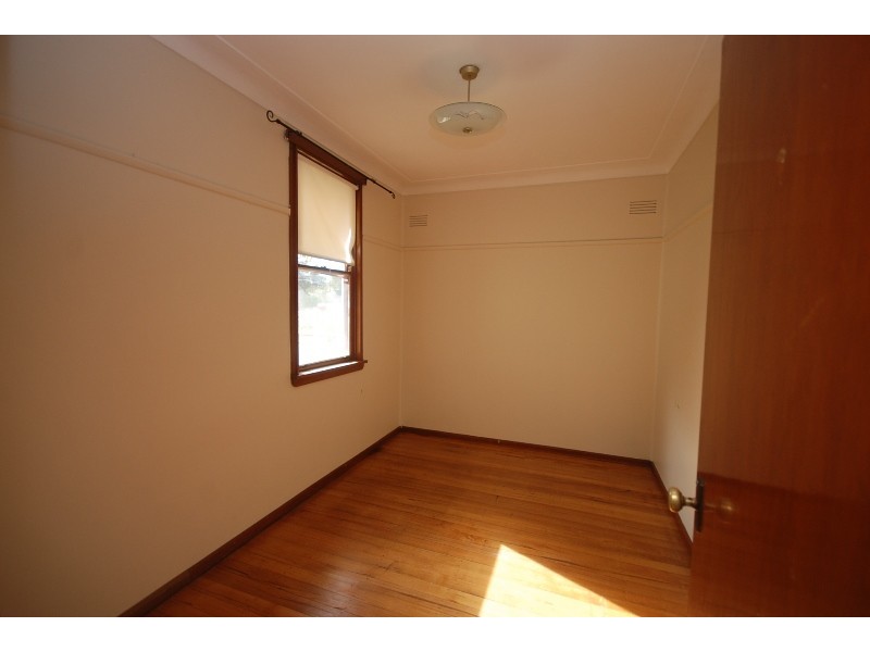 18 McDonough Avenue, Mount Austin NSW 2650