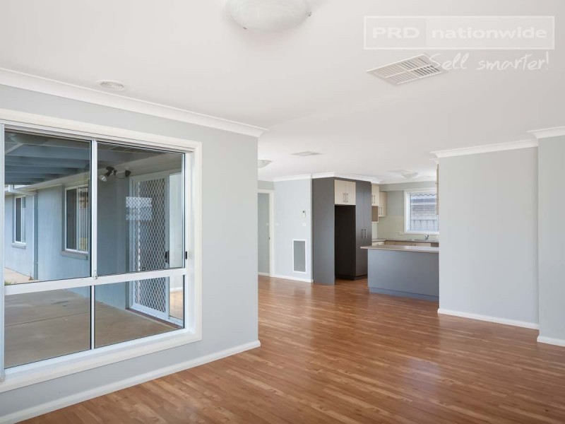 2 Birri Place, Glenfield Park NSW 2650