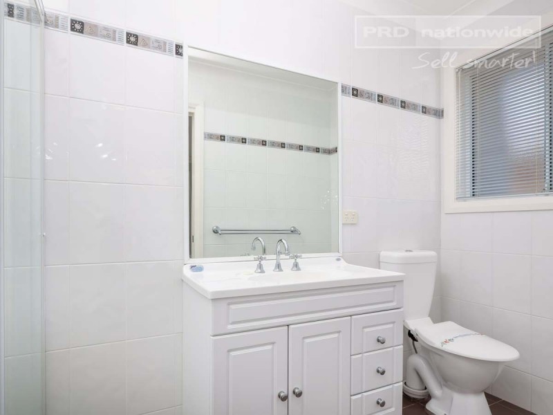 2 Birri Place, Glenfield Park NSW 2650