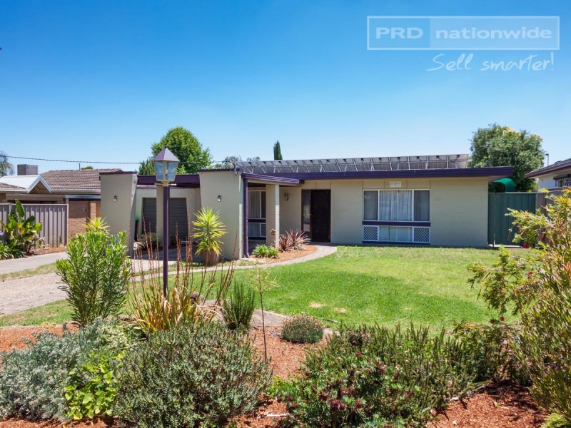 21 Lake Street, Lake Albert NSW 2650