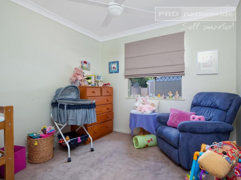 21 Lake Street, Lake Albert NSW 2650