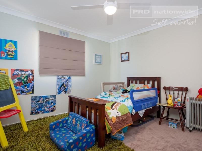 21 Lake Street, Lake Albert NSW 2650