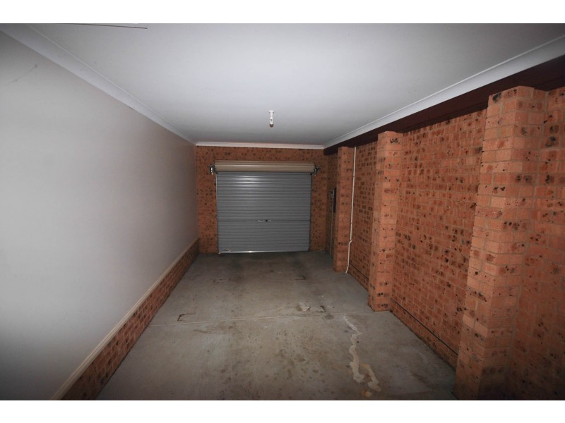 2/18 Wonkana Road, Glenfield Park NSW 2650