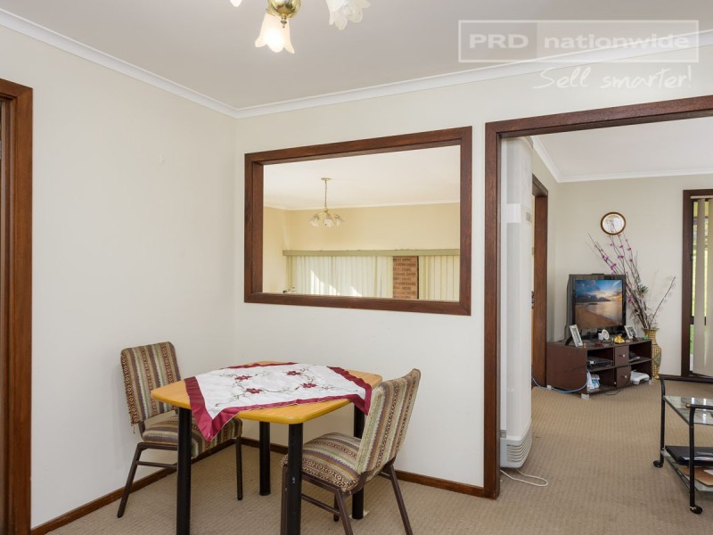 6 Lincoln Avenue, Tolland NSW 2650