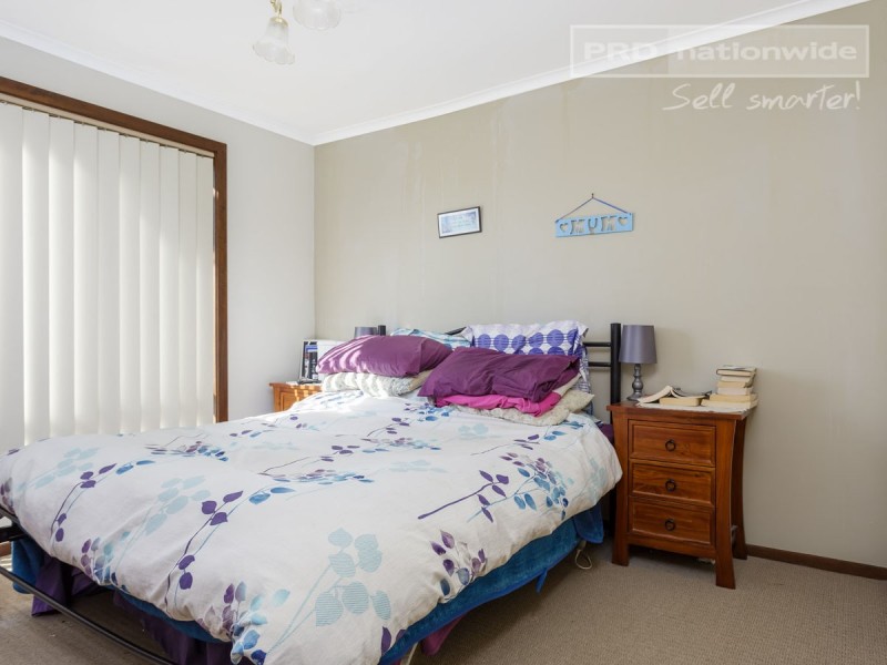 6 Lincoln Avenue, Tolland NSW 2650