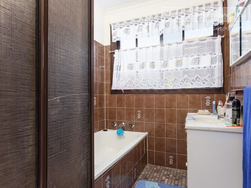 6 Lincoln Avenue, Tolland NSW 2650