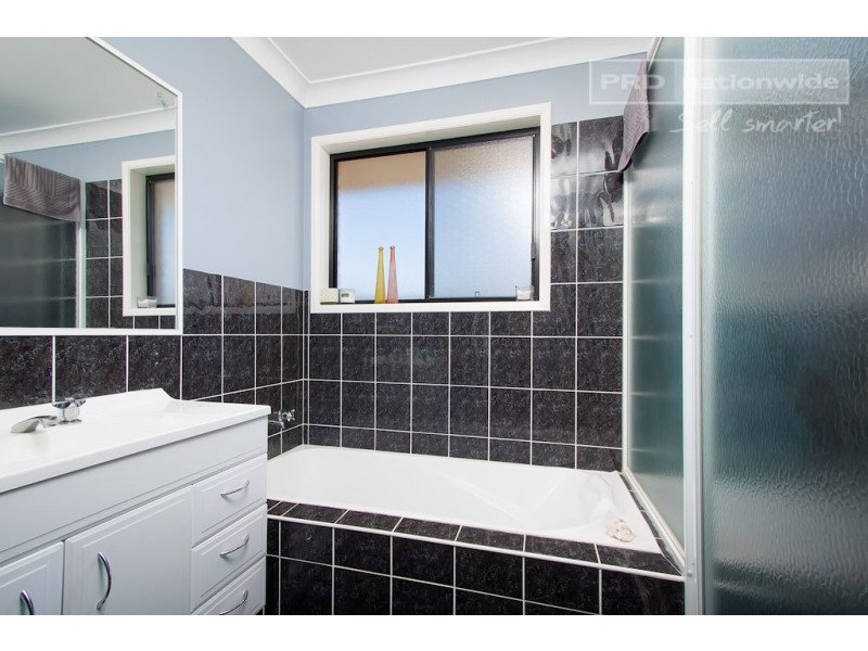 3 Mackay Street, Ashmont NSW 2650