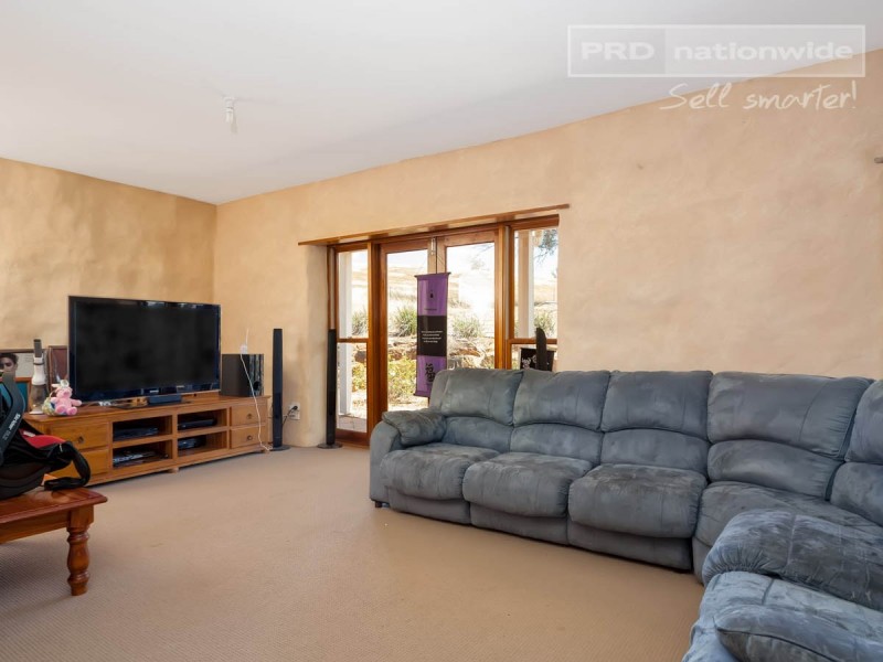 33 Kunzea Place, Wagga Wagga NSW 2650