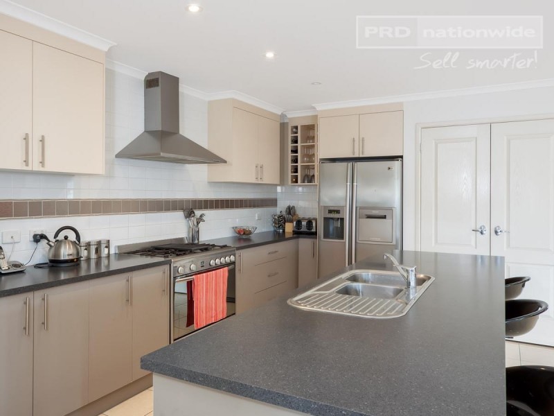 4 Franklin Drive, Estella NSW 2650
