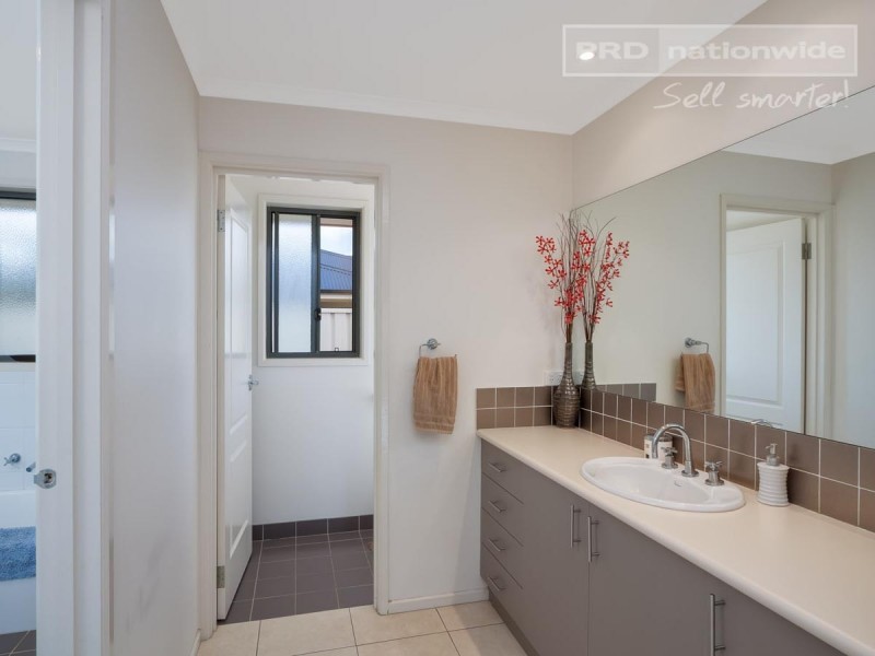 4 Franklin Drive, Estella NSW 2650