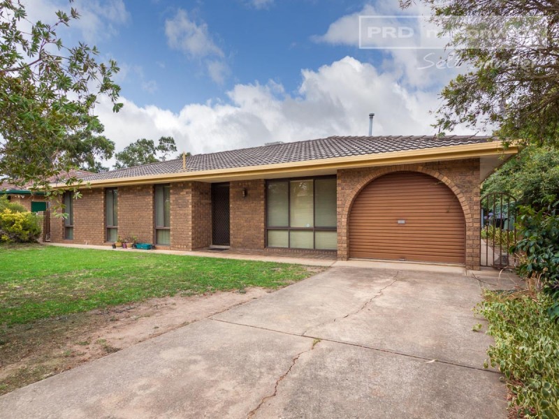 50 Main Street, Lake Albert NSW 2650