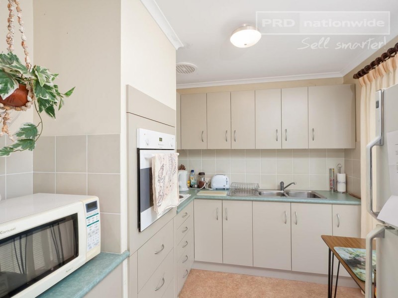 50 Main Street, Lake Albert NSW 2650