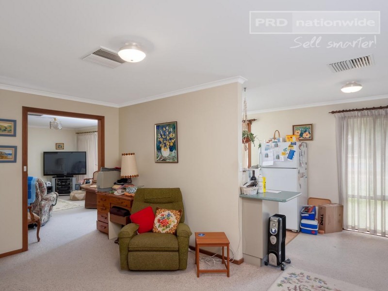 50 Main Street, Lake Albert NSW 2650